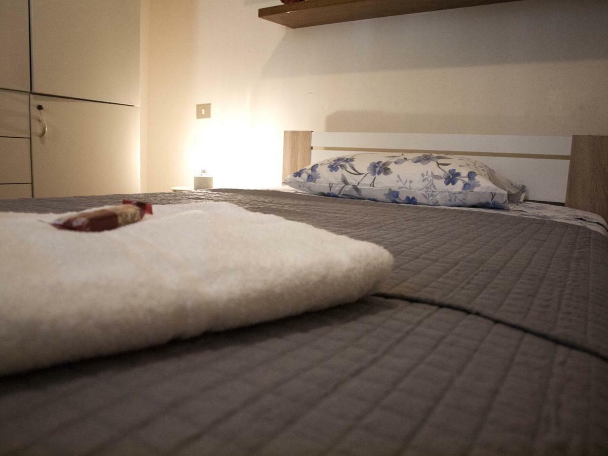 Casa Marina - Appartamento Nel Residence Di نيسّو المظهر الخارجي الصورة