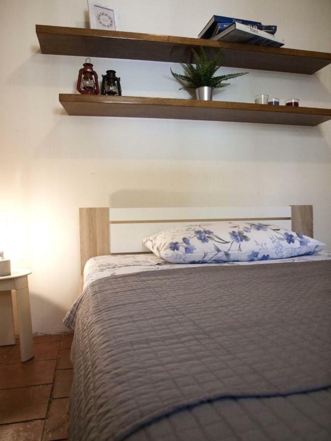 Casa Marina - Appartamento Nel Residence Di نيسّو المظهر الخارجي الصورة